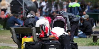 Linnemann von halbierten Asylzahlen positiv überrascht