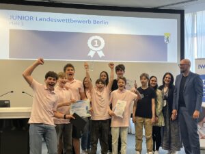 DIE BESTE SCHÜLERFIRMA AUS BERLIN HEIßT „2 LIFE PLASTIC BERLIN“