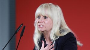 Berlins Innensenatorin würde Hamas-Symbol gerne verbieten