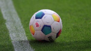 2. Bundesliga: Kiel gewinnt in Wiesbaden – Platz 1