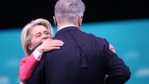 Von der Leyen bekräftigt anhaltende Solidarität mit Ukraine