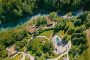 Sommerlove – Ein Luxus-Hideaway über dem plätschernden Gebirgsbach