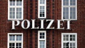 Hamburg: Polizei schießt bewaffneten Mann nieder
