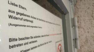 Drosten streitet Rat zu flächendeckenden Schulschließungen ab