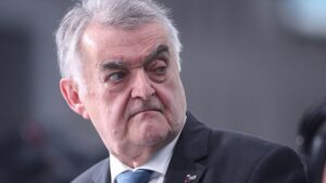 Reul sieht Zusammenhang zwischen Cannabis-Freigabe und Bandengewalt