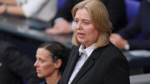 Bas appelliert an Achtung der Meinungsfreiheit