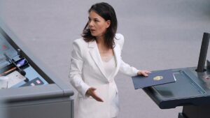 Röttgen sieht Baerbock in Nahost ohne Einfluss