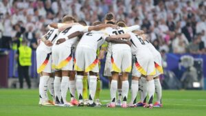 Berti Vogts sieht viele Lerneffekte bei DFB-Team