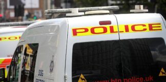 Keine Hinweise auf Terror nach Messerangriff in Zug in England