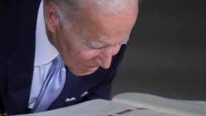 Kubicki vergleicht US-Präsident Biden mit KI-Puppe