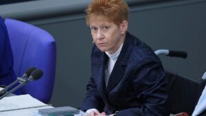 Bundestagsvize Pau kritisiert veränderten Umgangston im Parlament