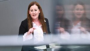 Wissler kritisiert Ungleichheit bei Aktienvermögen