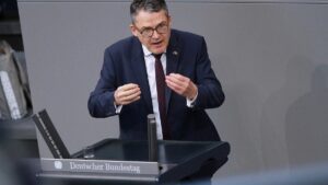 Kiesewetter drängt auf Stärkung der Nachrichtendienste