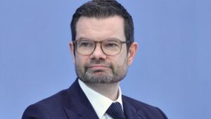 Buschmann verteidigt Abschiebung von "Tiergarten-Mörder"