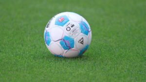 Zweitliga-Schlusslicht Regensburg entlässt Cheftrainer Enochs