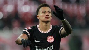 1. Bundesliga: Frankfurt springt in Kiel auf Platz 2