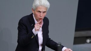 Ampel-Politiker wollen Ukraine weitreichende Waffen erlauben