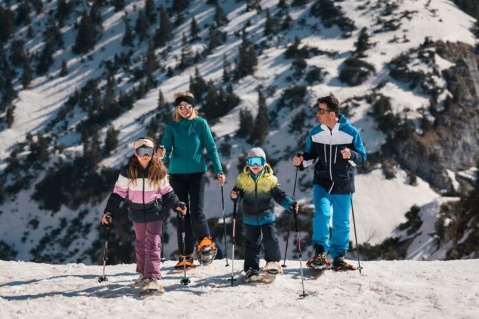 Familien-Hideaway für einen Winter voller Abenteuer Schneeschuhwanderung Quelle: Stefan Ringler (Familotel Bayrischzell)