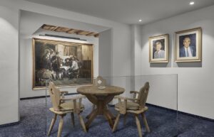 Schwarzer Adler voll Innsbrucker Geschichte