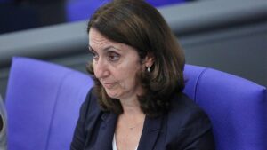 Bas wirft Özoguz Post mit "antizionistischem Inhalt" vor