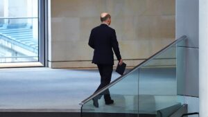 Gabriel stellt sich hinter Scholz und kritisiert SPD