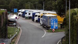 Zahl mautpflichtiger Lkws auf Autobahnen deutlich gesunken