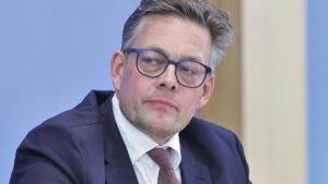 Von Notz verlangt nach Frachtflugzeug-Absturz zügige Aufklärung