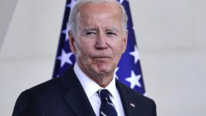 Brände bei LA wüten weiter – Biden ruft Katastrophenfall aus