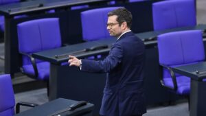 Buschmann wirbt für Schwarz-Gelb nach Neuwahl