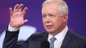 Scheidender WDR-Intendant Buhrow kündigt Einschnitte an