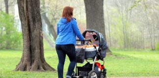 Umfrage: Frauen mit kleinen Kindern fühlen sich ökonomisch abhängig