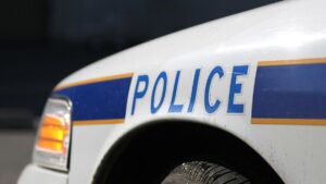 KORREKTUR: Mindestens drei Tote nach Schießerei an US-Schule