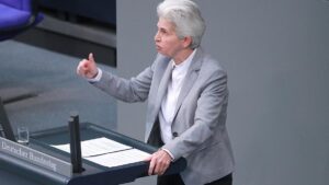 Strack-Zimmermann will Nato-Präsenz auf Grönland