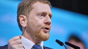 CDU-Außenpolitiker widersprechen Kretschmer bei Moskau-Sanktionen