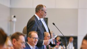 Unionsspitze schwört Abgeordnete auf Zustimmung für Finanzpaket ein