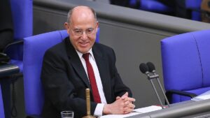 Laschet verteidigt Alterspräsident Gysi