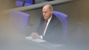 Gysi verteidigt Rede gegen Kritik