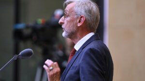 Sachsens Innenminister will Jugendstrafrecht nur noch bis 18 Jahre