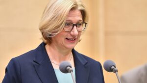 Rehlinger weist mögliche Ansprüche auf Ministerposten zurück Rehlinger weist mögliche Ansprüche auf Ministerposten zurück