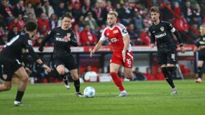 1. Bundesliga: Spektakel-Remis zwischen Union Berlin und Stuttgart