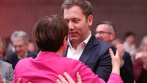 Klingbeil kritisiert Esken-Debatte in SPD als "beschämend" Klingbeil kritisiert Esken-Debatte in SPD als "beschämend"
