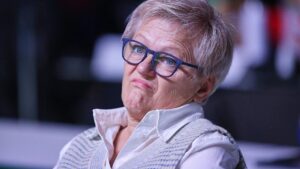 Künast wendet sich gegen Rainer-Vorstoß für billigeres Fleisch Künast wendet sich gegen Rainer-Vorstoß für billigeres Fleisch