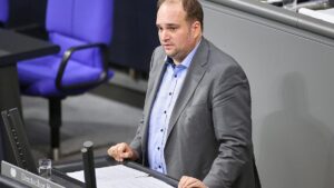 SPD-Vorstandsmitglied Roloff stärkt Esken den Rücken SPD-Vorstandsmitglied Roloff stärkt Esken den Rücken