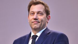 Ex-Finanzminister Eichel traut Klingbeil neues Amt zu Ex-Finanzminister Eichel traut Klingbeil neues Amt zu