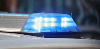 Pkw fährt in Bushaltestelle in Gießen – drei Verletzte