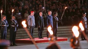 Scholz mit Großem Zapfenstreich verabschiedet Scholz mit Großem Zapfenstreich verabschiedet