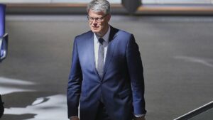 Verkehrsminister Schnieder steht zu Ja zum Deutschlandticket