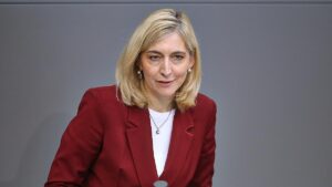 Gesundheitsministerin will Beiträge "stabil" halten Gesundheitsministerin will Beiträge "stabil" halten