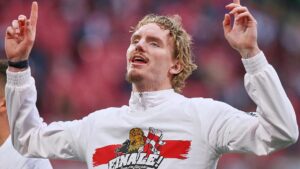 Eiskalte Stuttgarter gewinnen DFB-Pokalfinale gegen Bielefeld Eiskalte Stuttgarter gewinnen DFB-Pokalfinale gegen Bielefeld