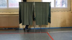 Extrem enges Rennen bei Präsidentenstichwahl in Polen